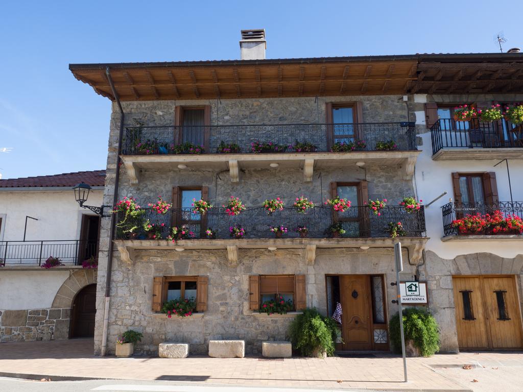 Casa Rural Martxoenea Landetxea Hotel Arruazu ภายนอก รูปภาพ