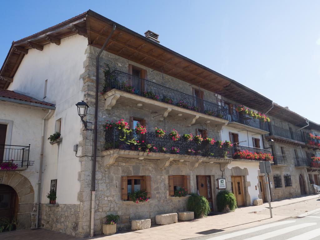 Casa Rural Martxoenea Landetxea Hotel Arruazu ภายนอก รูปภาพ