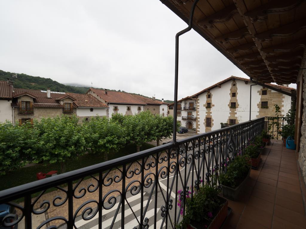 Casa Rural Martxoenea Landetxea Hotel Arruazu ภายนอก รูปภาพ